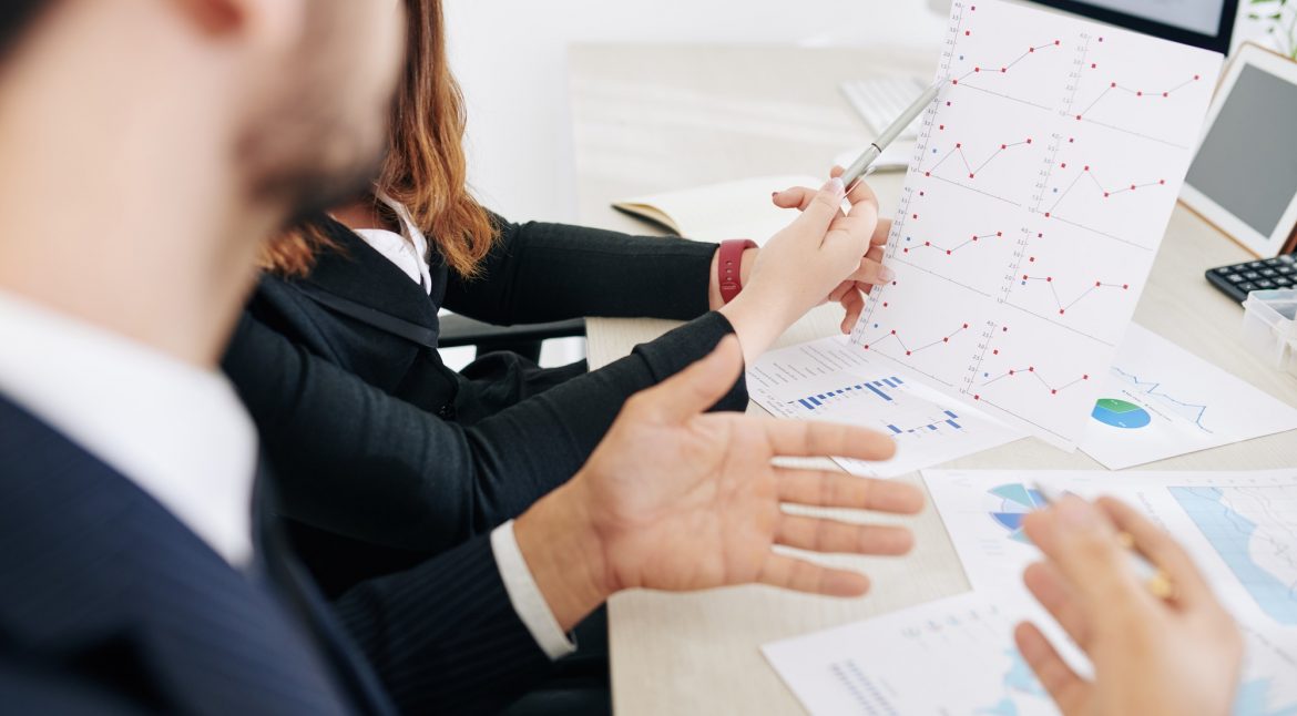 Analyzing investment research