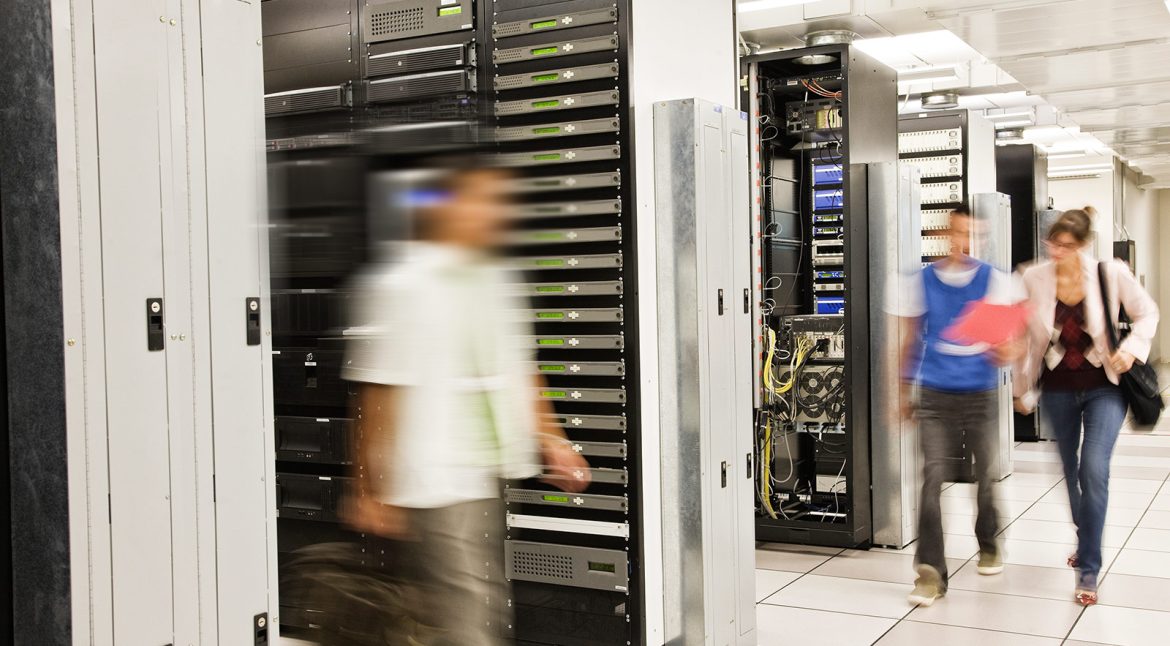 tehnologii servere date